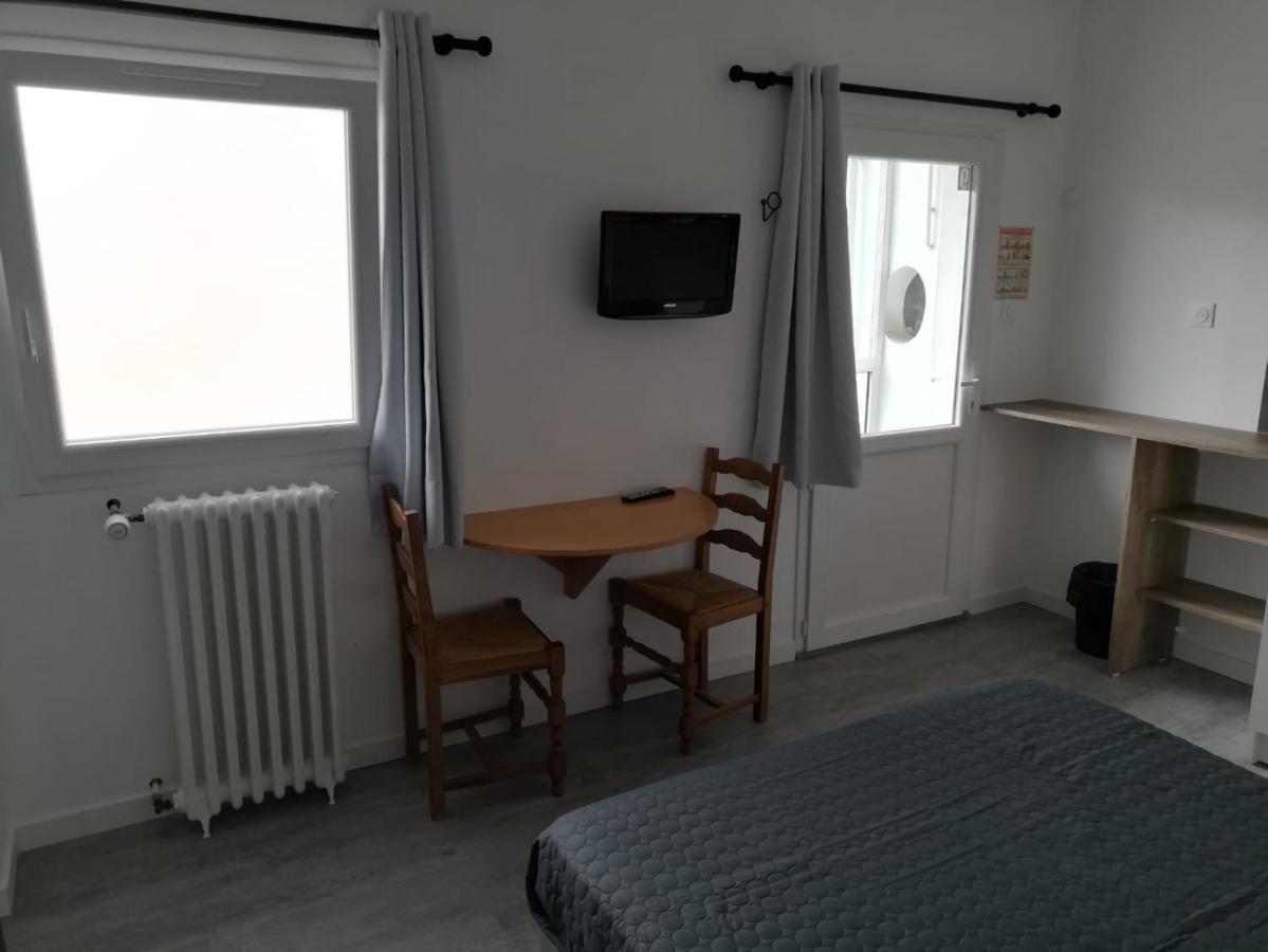 Hotel Le Breton Basse-Indre Exterior foto
